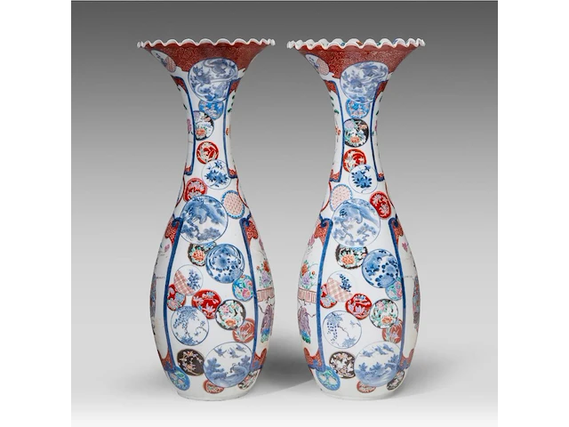A pair of japanese imari vases, late meiji, h 93 cm - afbeelding 4 van  6