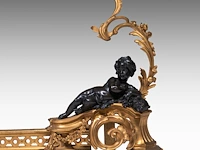 A pair of louis xv style gilt and patinated bronze andirons 45 cm. (17.71 in.) - afbeelding 3 van  5