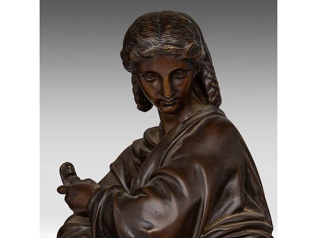 A pair of patinated bronze sculptures of neoclassical beauties, on a vert de mer marble base 40 cm. (15 3/4 in.) - afbeelding 8 van  8