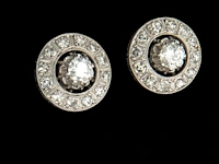 A pair of platinum earrings, set with brilliant-cut diamonds, ø 1,4 cm, total weight: ca 7,3 g - afbeelding 2 van  3