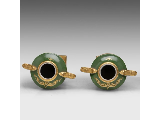 A pair of polychrome and gilt limoges porcelain vases and covers, decorated with hand-painted flowers 42 cm. (16.53 in.) - afbeelding 5 van  6