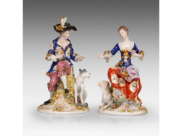 A pair of polychrome decorated saxony porcelain figurines of a pastoral couple, marked sitzendorf 18.5 cm. (7.28 in.) - afbeelding 1 van  12