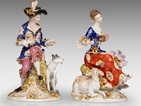 A pair of polychrome decorated saxony porcelain figurines of a pastoral couple, marked sitzendorf 18.5 cm. (7.28 in.) - afbeelding 9 van  12