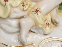 A pair of polychrome decorated saxony porcelain figurines of europa and the bull, marked dresden 26.5 x 24 cm. (10.42 x 9.44 in.) - afbeelding 4 van  12