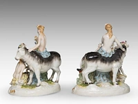 A pair of polychrome decorated saxony porcelain figurines of europa and the bull, marked dresden 26.5 x 24 cm. (10.42 x 9.44 in.) - afbeelding 7 van  12