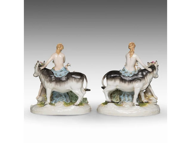 A pair of polychrome decorated saxony porcelain figurines of europa and the bull, marked dresden 26.5 x 24 cm. (10.42 x 9.44 in.) - afbeelding 8 van  12