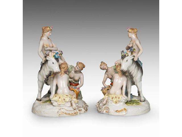 A pair of polychrome decorated saxony porcelain figurines of europa and the bull, marked dresden 26.5 x 24 cm. (10.42 x 9.44 in.) - afbeelding 9 van  12