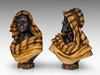 A pair of polychrome terracotta busts of arabs by koenig & lengsfeld, ca. 1900 47 cm. (18 1/2 in.) - afbeelding 2 van  7