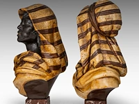 A pair of polychrome terracotta busts of arabs by koenig & lengsfeld, ca. 1900 47 cm. (18 1/2 in.) - afbeelding 3 van  7