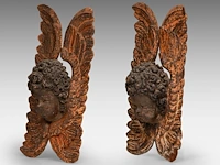 A pair of polychrome wooden sculptures of angel heads, 17thc 41 cm. (16.14 in.) - afbeelding 2 van  5