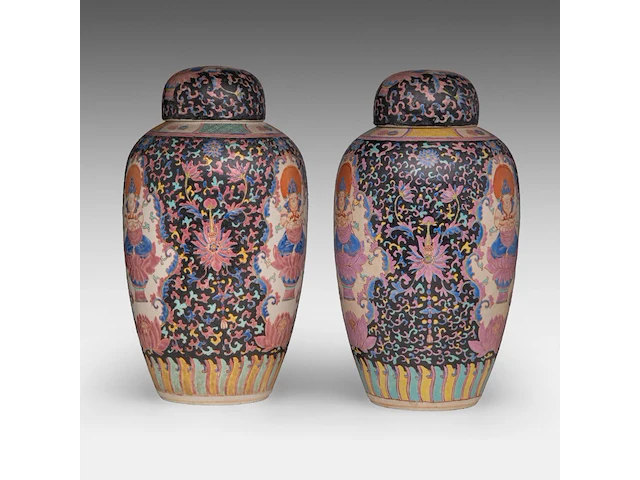 A pair of rare chinese famille rose 'amitayus' ginger jars and covers, late 19thc, total h 40,5 cm - afbeelding 2 van  8