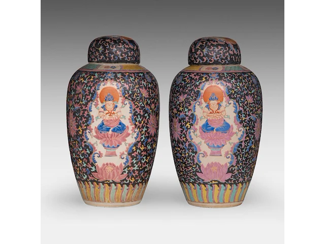 A pair of rare chinese famille rose 'amitayus' ginger jars and covers, late 19thc, total h 40,5 cm - afbeelding 3 van  8
