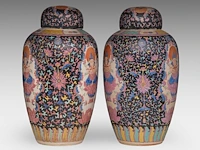 A pair of rare chinese famille rose 'amitayus' ginger jars and covers, late 19thc, total h 40,5 cm - afbeelding 4 van  8