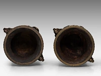 A pair of renaissance revival patinated bronze vases and covers, late 19thc 47 cm. (18 1/2 in.) - afbeelding 6 van  9