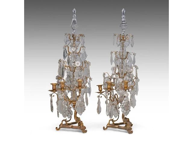 A pair of rococo brass and cut crystal girandoles, 19thc 88 cm. (34.64 in.) - afbeelding 6 van  8