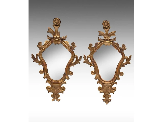 A pair of rococo-style giltwood wall mirrors, 19thc 58 x 35 cm. (22.82 x 13.77 in.) - afbeelding 1 van  5