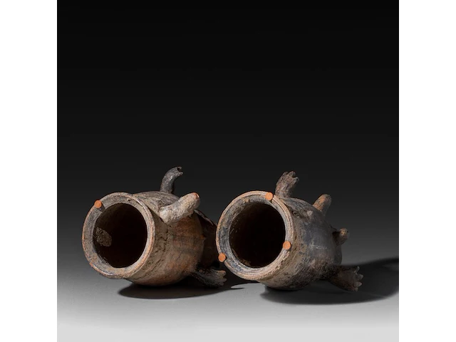 A pair of terracotta nana densu legba torso figures, fon people, benin 40 cm. (15 3/4 in.) - afbeelding 4 van  7