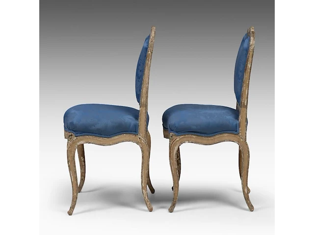 A pair of venetian rococo giltwood chairs with silk upholstery, 18thc 89 x 49 x 45 cm. (35.03 x 19.28 x 17.71 in.) - afbeelding 2 van  7