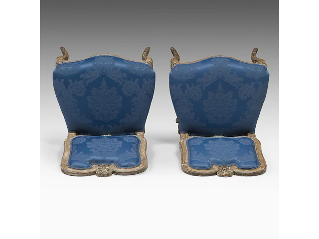 A pair of venetian rococo giltwood chairs with silk upholstery, 18thc 89 x 49 x 45 cm. (35.03 x 19.28 x 17.71 in.) - afbeelding 7 van  7
