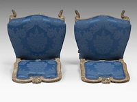 A pair of venetian rococo giltwood chairs with silk upholstery, 18thc 89 x 49 x 45 cm. (35.03 x 19.28 x 17.71 in.) - afbeelding 7 van  7