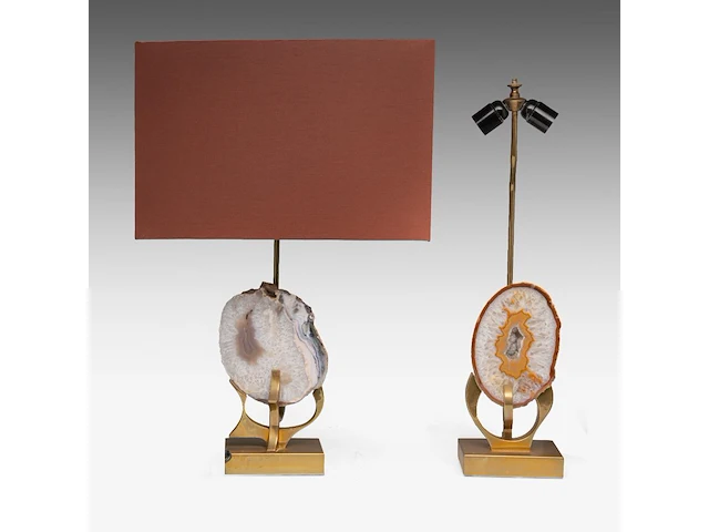 A pair of vintage '70s design table lamps, brass with agate stones smallest: 66.5 cm. (26.17 in.), tallest: 72.5 cm. (28.53 in.) - afbeelding 1 van  6