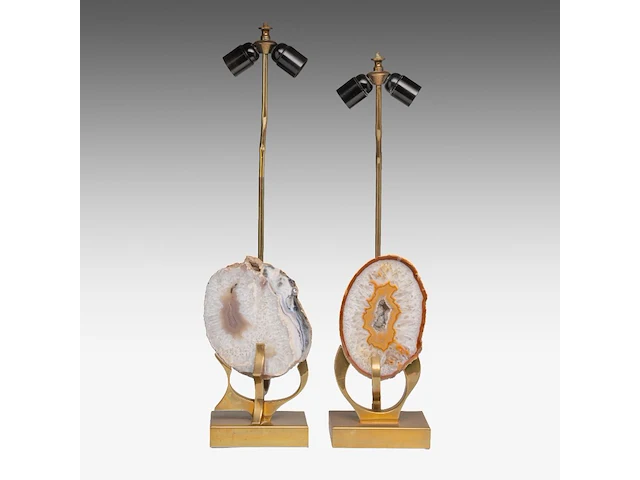 A pair of vintage '70s design table lamps, brass with agate stones smallest: 66.5 cm. (26.17 in.), tallest: 72.5 cm. (28.53 in.) - afbeelding 2 van  6