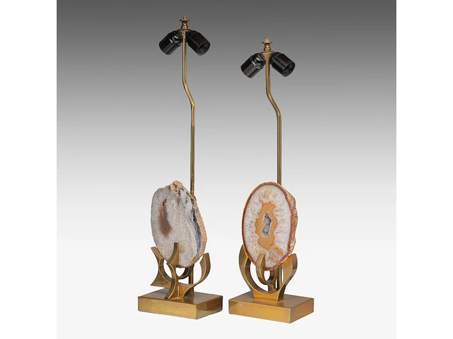 A pair of vintage '70s design table lamps, brass with agate stones smallest: 66.5 cm. (26.17 in.), tallest: 72.5 cm. (28.53 in.) - afbeelding 3 van  6
