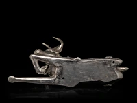 A pair of vintage mid-century silver-plated brass sculptures of lying deer 47 x 46 cm. (18 1/2 x 18.10 in.) - afbeelding 5 van  5