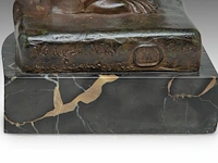 A patinated bronze copy of the famous venus de milo, lost-wax technique the bronze: 68 cm. (26.76 in.), with marble base; 73 cm. (28.73 in.) - afbeelding 6 van  7