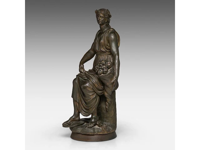 A patinated terracotta sculpture of an allegory of victory 68 cm. (26.76 in.) - afbeelding 2 van  8