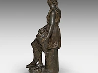 A patinated terracotta sculpture of an allegory of victory 68 cm. (26.76 in.) - afbeelding 3 van  8