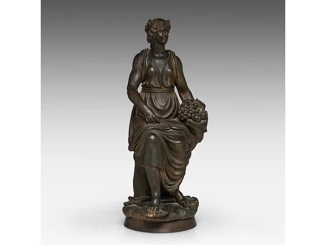 A patinated terracotta sculpture of an allegory of victory 68 cm. (26.76 in.) - afbeelding 7 van  8