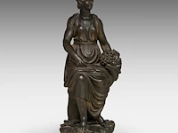 A patinated terracotta sculpture of an allegory of victory 68 cm. (26.76 in.) - afbeelding 7 van  8