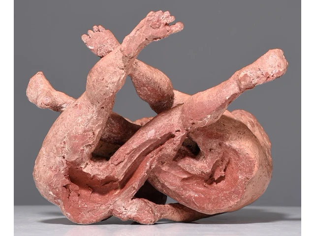 A polychrome painted terracotta sculpture of two lovers, h 24,5 cm - afbeelding 6 van  7