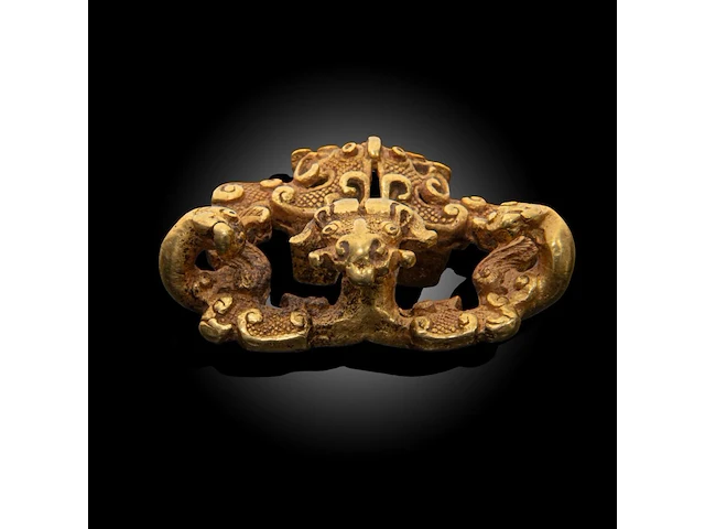 A rare chinese high-carat gold 'kui' belt buckle, qin dynasty (259-210 bce), weight about 66,4 g - 3,7 x 4,5 cm - afbeelding 6 van  8