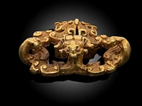 A rare chinese high-carat gold 'kui' belt buckle, qin dynasty (259-210 bce), weight about 66,4 g - 3,7 x 4,5 cm - afbeelding 6 van  8