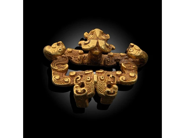 A rare chinese high-carat gold 'kui' belt buckle, qin dynasty (259-210 bce), weight about 66,4 g - 3,7 x 4,5 cm - afbeelding 8 van  8