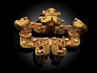 A rare chinese high-carat gold 'kui' belt buckle, qin dynasty (259-210 bce), weight about 66,4 g - 3,7 x 4,5 cm - afbeelding 8 van  8