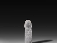 A rare himalayan carved rock crystal phallus, tibet, l 12 cm - afbeelding 3 van  5