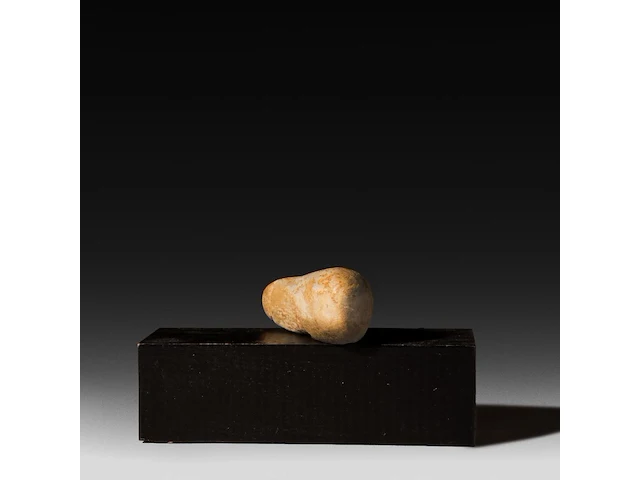 A rare stone age carved stone phallus, ca. 2300 bc, l 9 cm - afbeelding 3 van  6