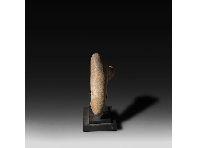 A rare taino carved volcanic stone phallic object, ca. 1000-1500 a.d., h 12,5 - w 15 cm - afbeelding 5 van  5