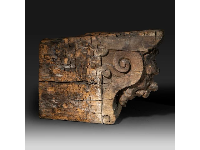 A renaissance carved oak corbel with the head of a bearded man 28 x 41 cm. (11.01 x 16.14 in.) - afbeelding 5 van  6