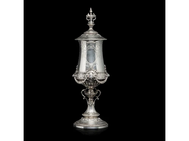 A renaissance revival german silver presentation cup and cover, 800/000, h 42 cm, total weight: 1091 g - afbeelding 1 van  7