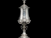 A renaissance revival german silver presentation cup and cover, 800/000, h 42 cm, total weight: 1091 g
