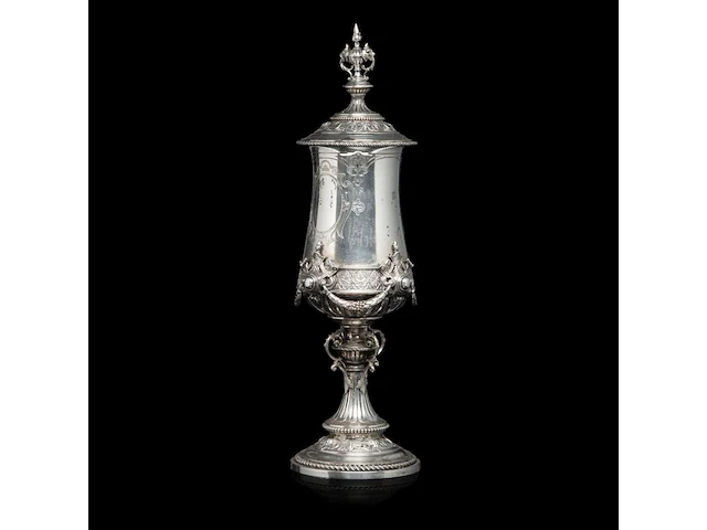 A renaissance revival german silver presentation cup and cover, 800/000, h 42 cm, total weight: 1091 g - afbeelding 2 van  7