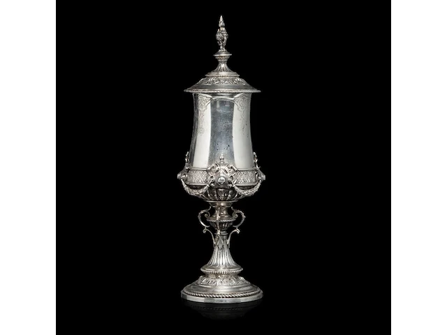 A renaissance revival german silver presentation cup and cover, 800/000, h 42 cm, total weight: 1091 g - afbeelding 3 van  7