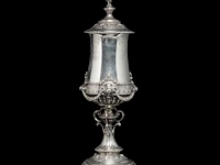 A renaissance revival german silver presentation cup and cover, 800/000, h 42 cm, total weight: 1091 g - afbeelding 3 van  7