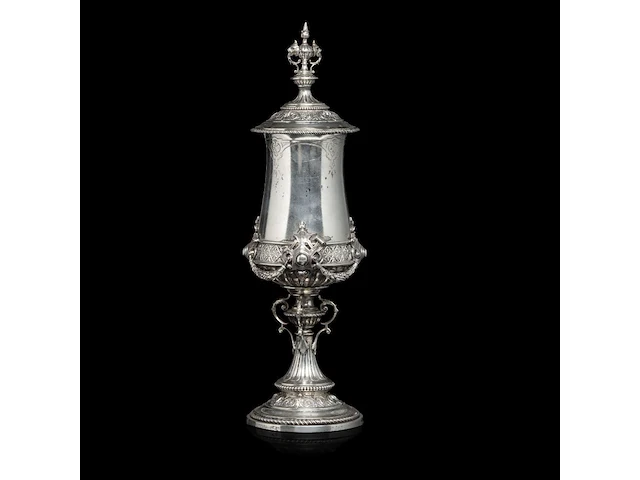 A renaissance revival german silver presentation cup and cover, 800/000, h 42 cm, total weight: 1091 g - afbeelding 4 van  7