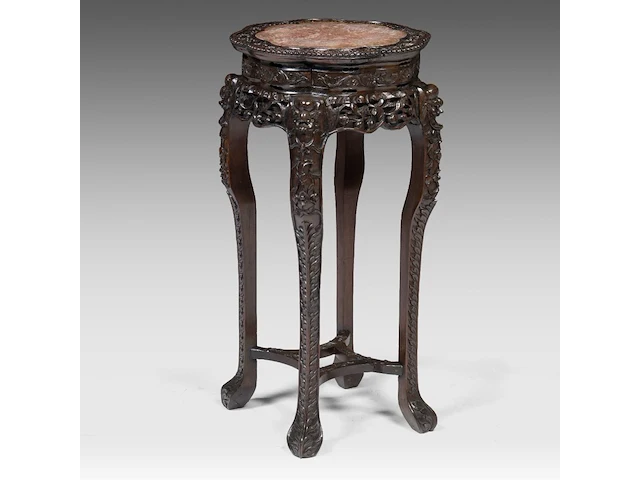 A richly carved chinese hardwood stand with a marble top, late 19thc 91 x 50 cm. (35.82 x 19.67 in.) - afbeelding 1 van  6