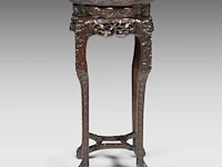 A richly carved chinese hardwood stand with a marble top, late 19thc 91 x 50 cm. (35.82 x 19.67 in.) - afbeelding 4 van  6